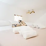 Andrea Sea House *